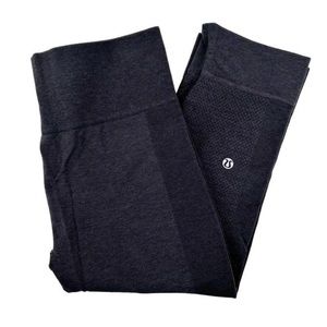 Lululemon Athletica Seamlessly Street Crop Leggings